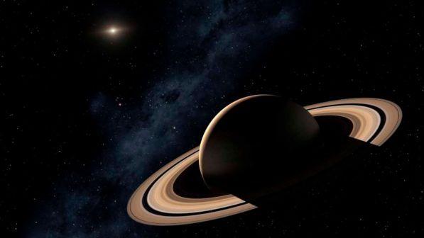 Saturno, luminoso più che mai: è la sera giusta
