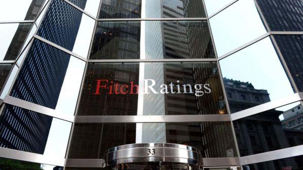 Fitch: "Rischi considerevoli per gli obiettivi della Manovra"