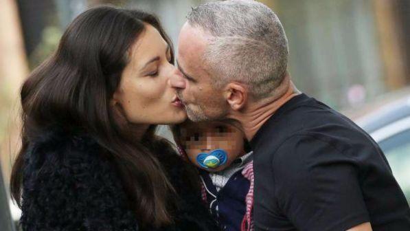 Eros Ramazzotti, compleanno al bacio