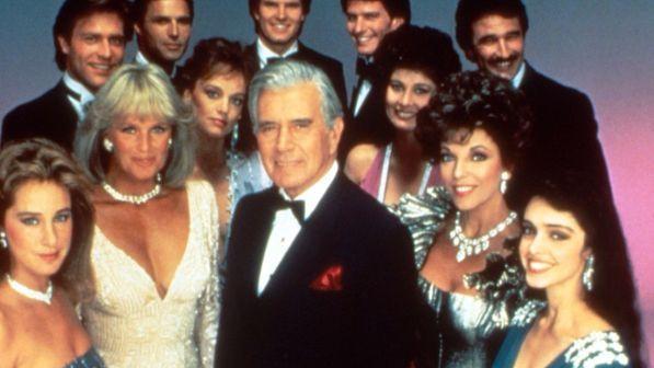 "Dynasty" torna in tv: due donne alla guida dei Carrington e dei Colby