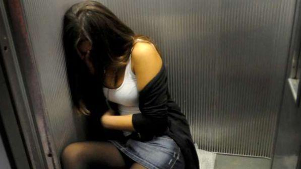 Molestie sessuali su undici alunne, sospeso insegnante a Udine