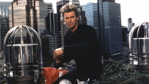 "MacGyver", l'avventura torna in tv: pronto il reboot della serie cult