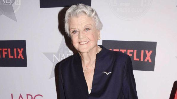 Angela Lansbury, la "signora in giallo" shock sulle molestie: "La colpa è anche delle donne"