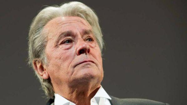 Alain Delon, dolore per la scomparsa di Mireille Darc: "Ora posso andarmene anche io"