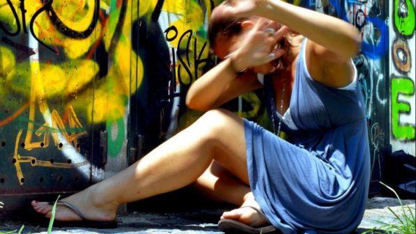 Prato: stanca degli abusi 14enne tentò il suicidio, 12 anni al padre