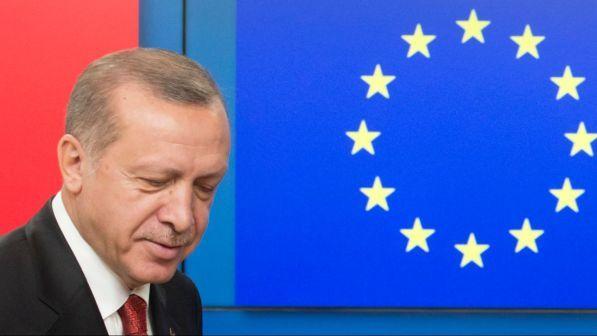 Turchia, Erdogan: l'Ue non ci invita ai summit e ci fa perdere tempo