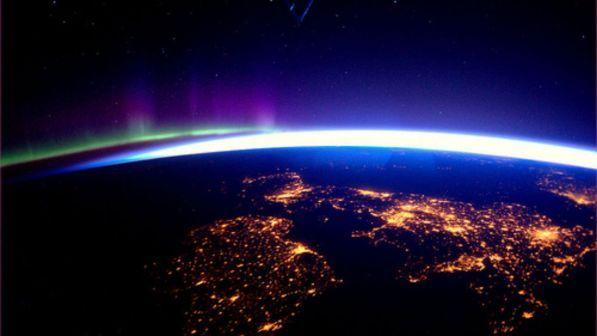 Spazio, una pioggia di elementi radioattivi ha reso abitabile la Terra