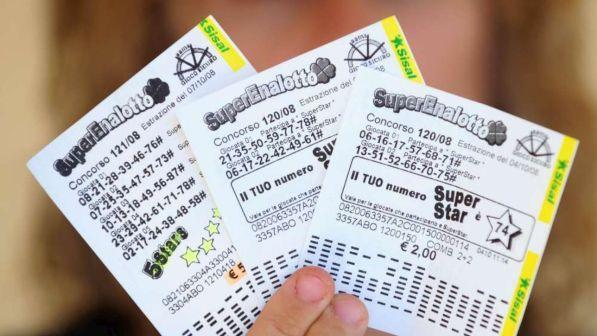 Superenalotto, i numeri vincenti: 7 - 37 - 52 - 73 - 87 - 88