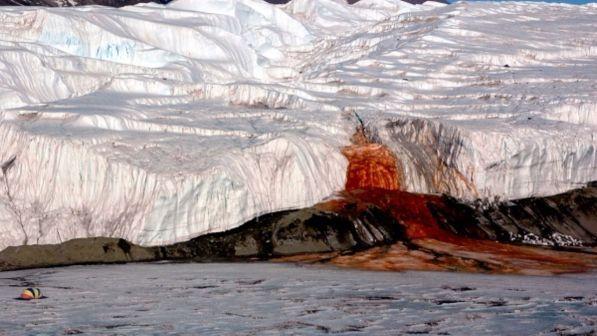 Antartide, risolto il mistero delle "cascate di sangue"
