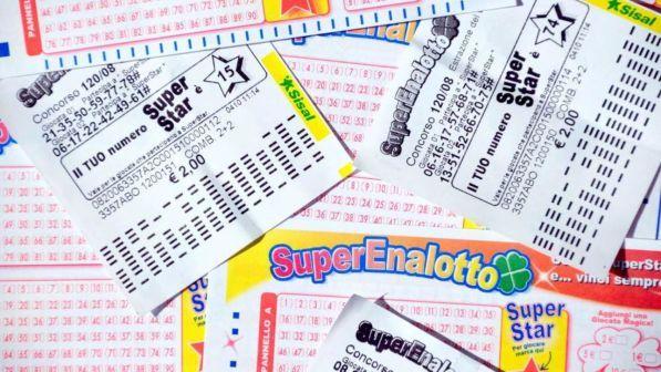 Superenalotto, la combinazione vincente: 6 - 24 - 28 - 32 - 78 - 83