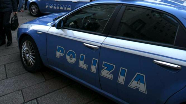 Milano, imponeva pizzo a trans minacciandole con benzina: arrestato