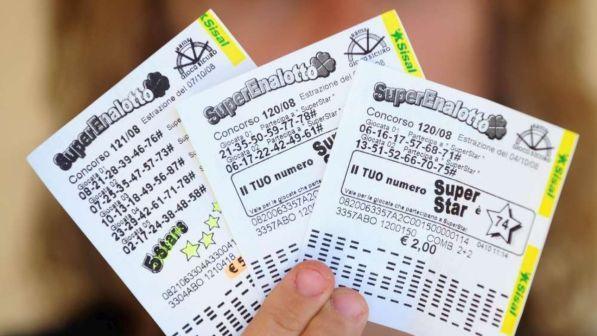 Superenalotto: vinti 2,5 milioni, ma il fortunato non si fa vivo