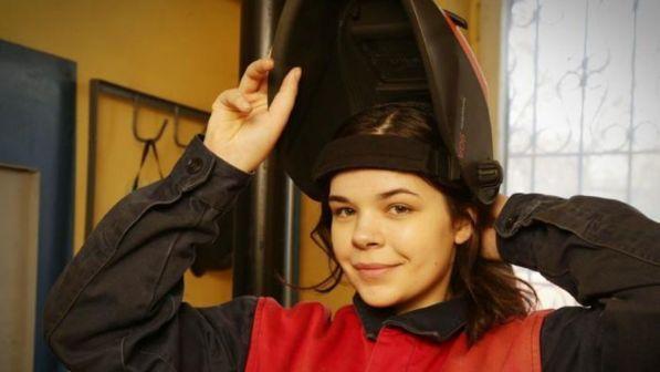 Ragazza di 19 anni diventa la miglior saldatrice della Russia: ha sconfitto tutti gli uomini in gara