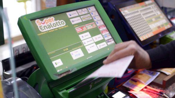 Superenalotto, la combinazione vincente: 3, 9, 43, 48, 61, 83