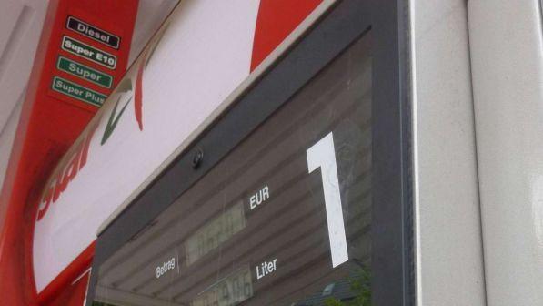 Carburanti, in Italia il diesel più caro d'Europa: 1,487 euro al litro