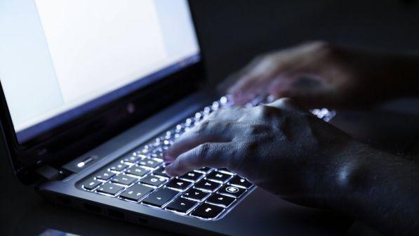 Migliaia di truffati online: arrestate quattro persone