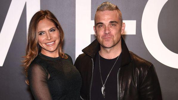 Robbie Williams sposa (di nuovo) la moglie Ayda