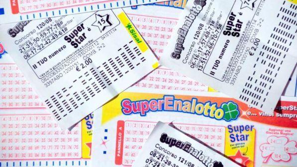 Superenalotto, i numeri vincenti: 7 - 31 - 35 - 57 - 88 - 89