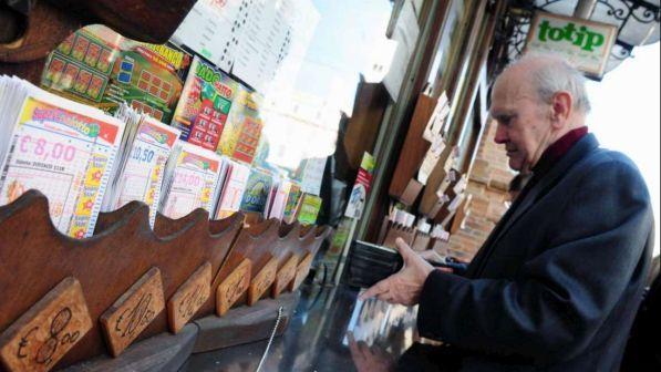 Superenalotto, i numeri vincenti: 12 - 23 - 39 - 54 - 72 - 73