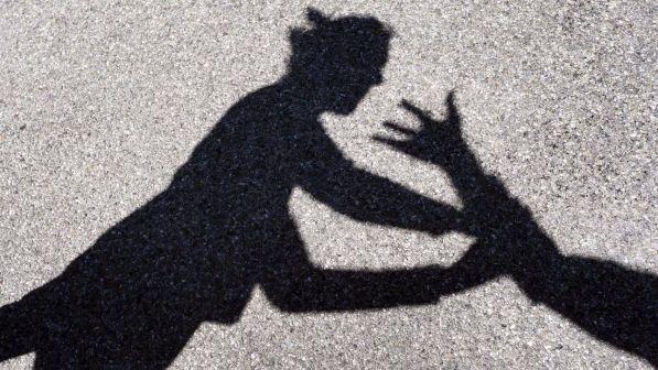 Francia, 28enne fa sesso con 11enne Giudici: non è stupro, lei consenziente