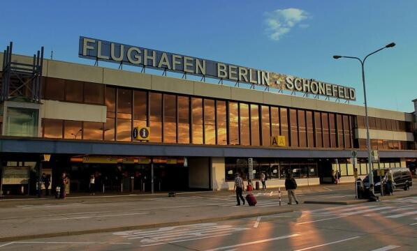 Berlino, allarme bomba in aeroporto ma era solo un vibratore