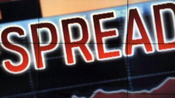 Borsa, spread Btp-Bund chiude a 235,7 punti, rendimento 2,67%