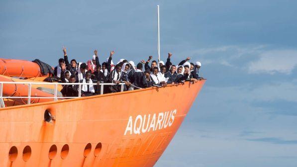 Denuncia ong: "Pressioni dell'Italia su Panama, nave Aquarius perde bandiera" | Ma il Viminale smentisce