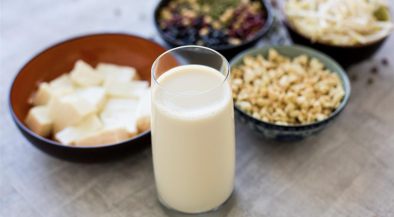 Latte d'avena in casa: facile e low cost