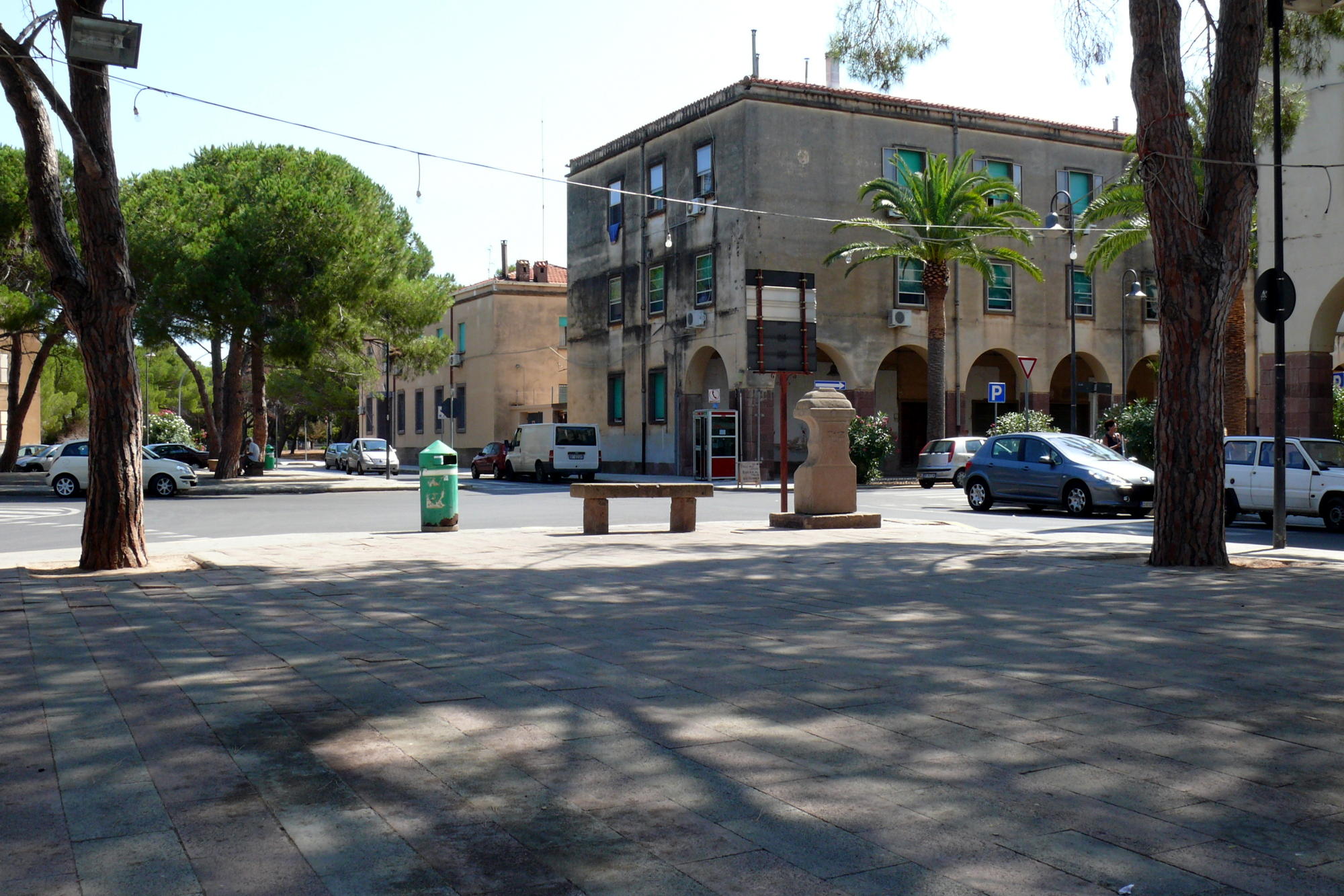 Senegalese aggredito ad Alghero, si segue la pista razzista | Il giovane salvato dai clienti di un bar
