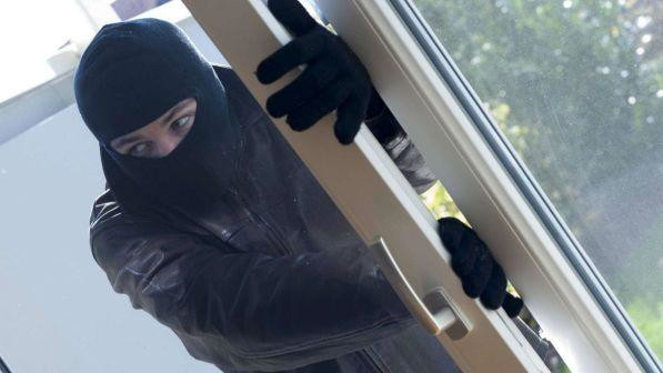 Legittima difesa, Bongiorno: giusto sparare se qualcuno si intrufola in casa | Bonafede a Salvini: competenza è mia