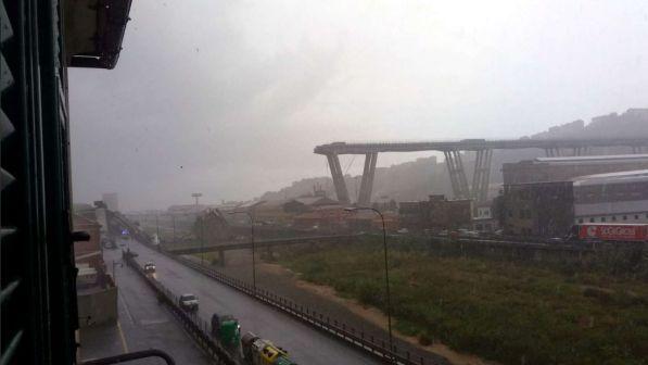 Genova, crollo ponte: fughe di gas e persone sotto le macerie