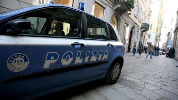 Torino, ferisce due poliziotti al grido di "Allah Akbar": arrestato senegalese con già due provvedimenti di espulsione