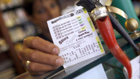 Sisma: il jackpot del Superenalotto non si può donare, ma spunta l'ipotesi della gara di solidarietà