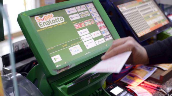 Superenalotto, la sestina vincente: 3 - 10 - 38 - 52 - 65 - 71