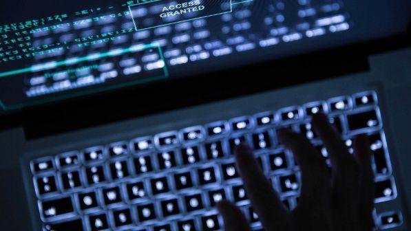 Sotto attacco hacker il Pd di Firenze, online anche i dati di Renzi