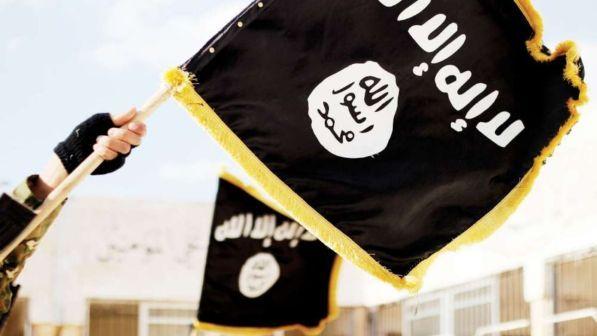 Fonti Usa: jihadisti in fuga da Siria verso l'Iraq con tesoro Isis