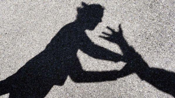 Lecce, turista minorenne denuncia: violentata da stranieri