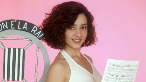 non è la rai, ambra angiolini, televisione, italia 1