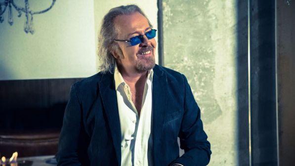 Umberto Tozzi, salta il concerto di Verona per appendicite: "Operazione ok"