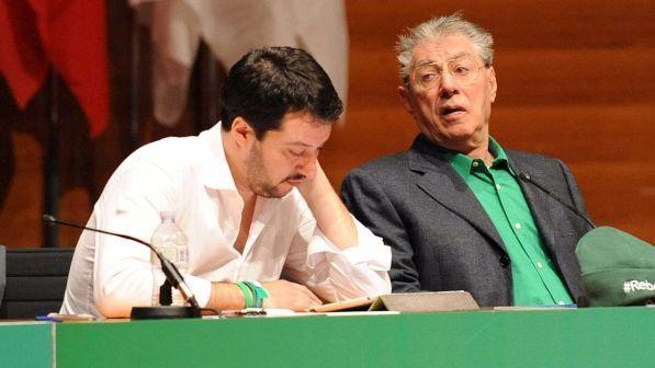 Bossi contro Salvini: "Lega nazionale morirà, raccatta voti di 4 fascistoni"