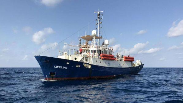 Migranti, l'Italia ha chiesto a Malta di far attraccare la Lifeline