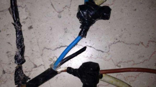 Brescia, scariche elettriche contro il fidanzato della figlia: genitori denunciati
