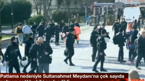 Paura nel cuore di Istanbul: morti e feriti