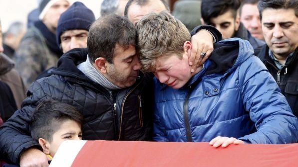 Istanbul, ministro Affari europei: "Il killer era un professionista"