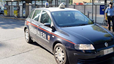 distributore benzina torino gambizzato 112