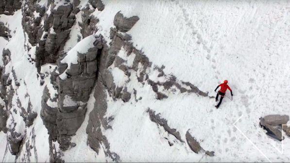 La Cina "chiude" il tetto del mondo: divieto di scalate sull'Everest