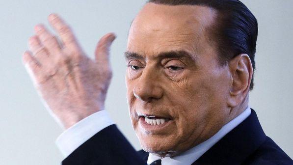 Governo, Berlusconi: "Impegnati senza veti né preclusioni"