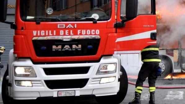 Incendio in una palazzina nel Bolognese, un morto e un intossicato