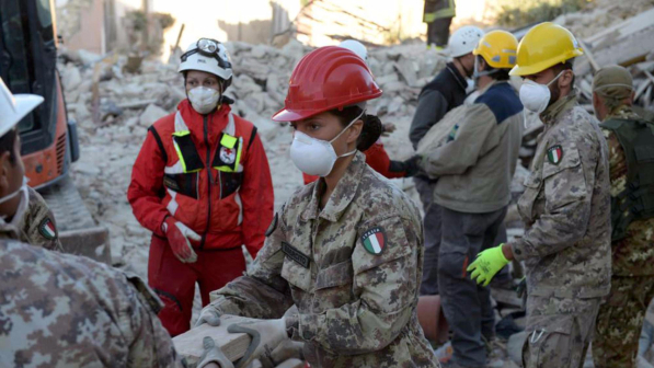 Sisma, Renzi e Merkel incontrano a Maranello delegazione soccorsi