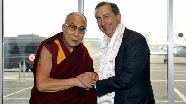 Dalai Lama cittadino di Milano: dura la reazione cinese La guida buddhista: "E'organizzata dall'ambasciata"